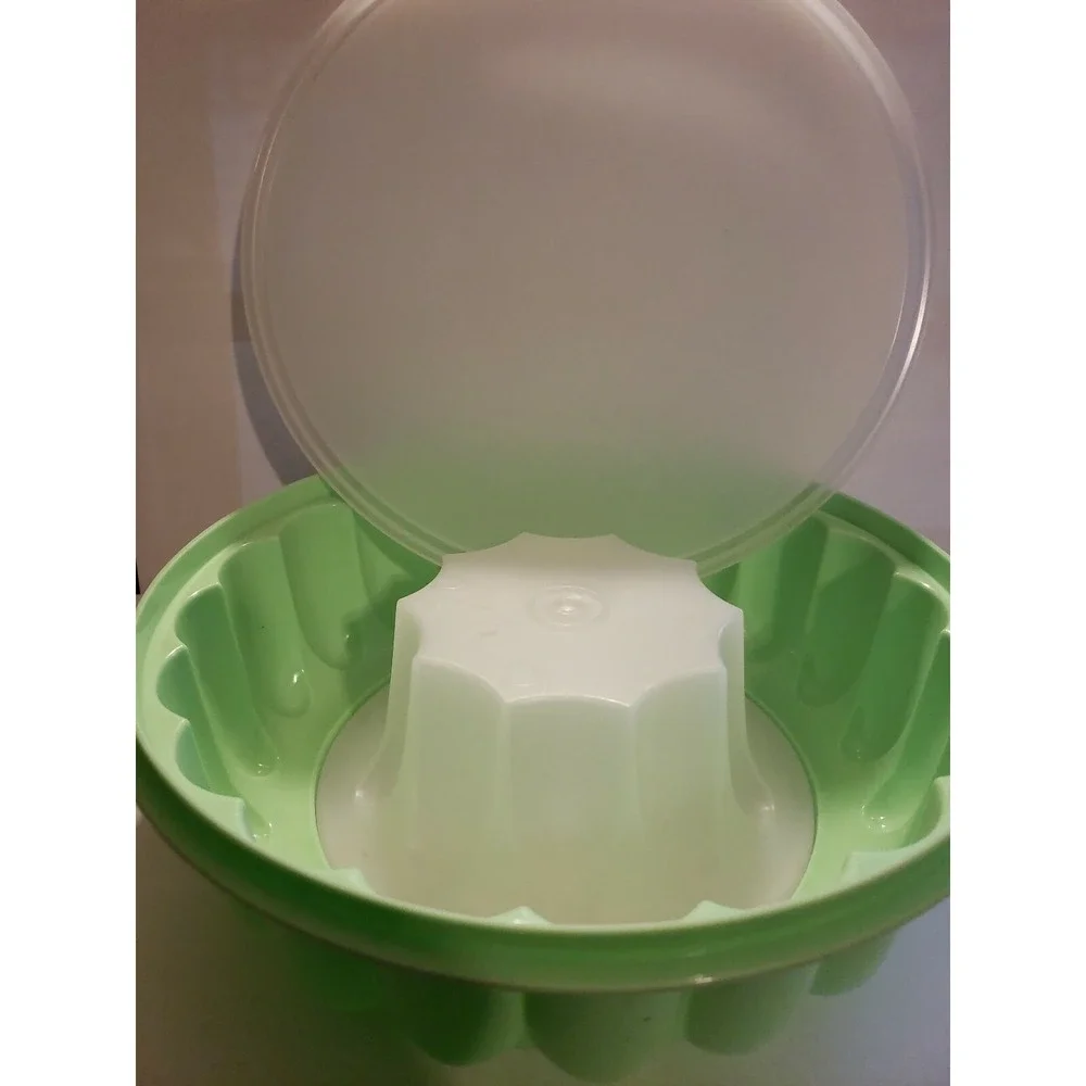 Vintage Tupperware mint‎ green 3 piece gelatin Jello Ice Ring Mold 9 x 4